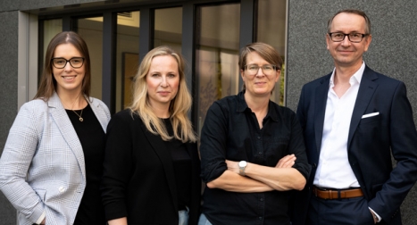 Das CD-Trio Miriam Khler, Natalie Burger und Alexander Dziemba (v.l.) berichten an die neue Geschftsleiterin Christiane Lafrentz (2.v.r.) - Foto: Wefra Life